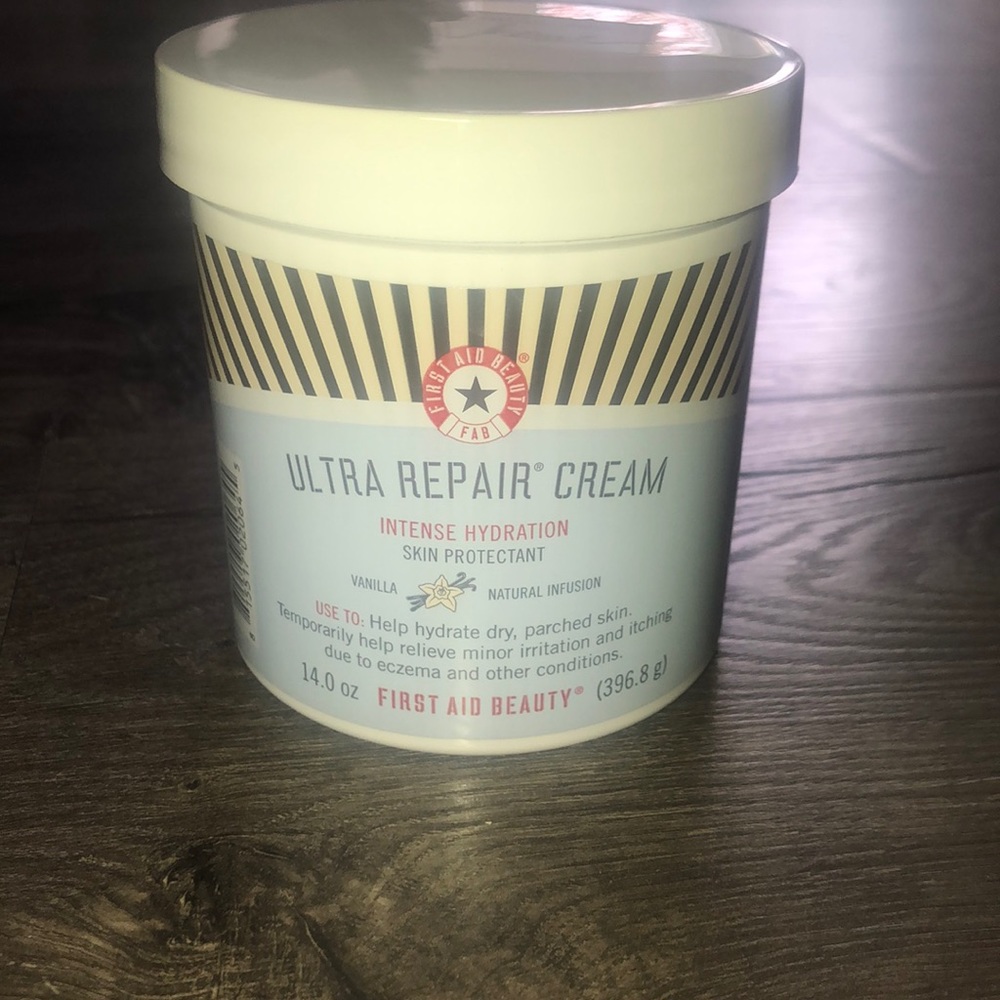 First Aid beauty vanilla ultra repair cream
